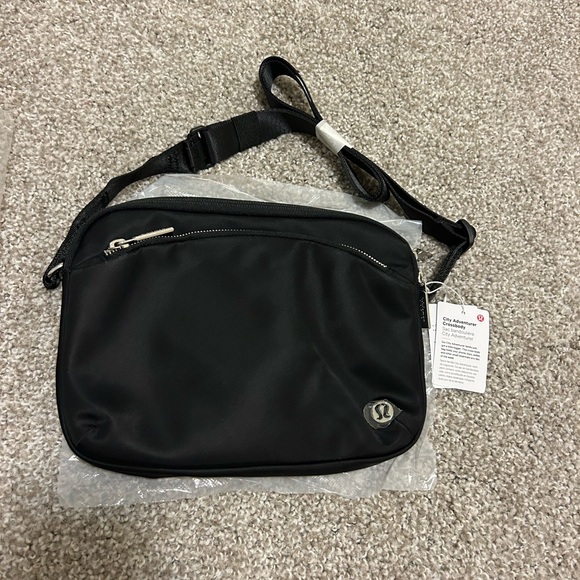 Lululemon City Adventurer Crossbody in Black (2.5L) - Picture 1 of 7